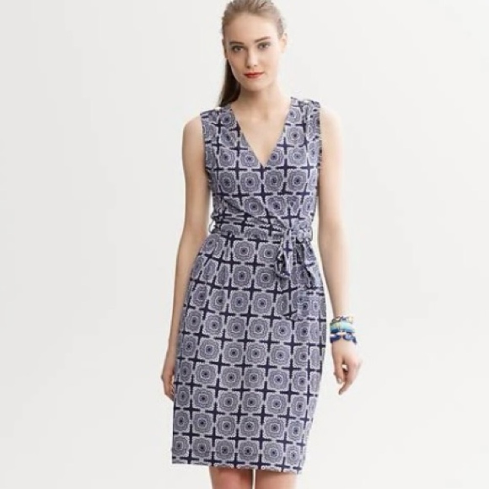 BANANA REPUBLIC Navy Print Wrap Dress Size Large Excellent Condition!